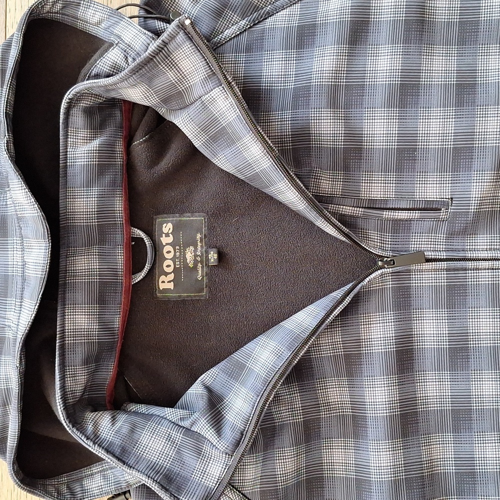 Roots jacket.[L]